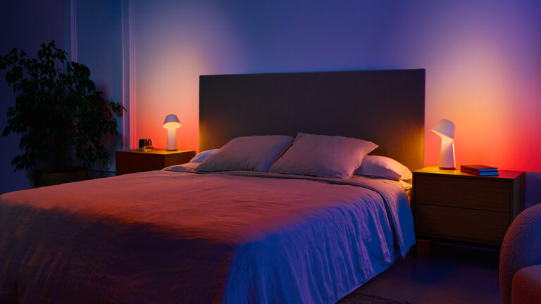 Philips Hue Twilight: l’illuminazione intelligente che migliora il sonno e il risveglio con la tecnologia esclusiva ColorCast