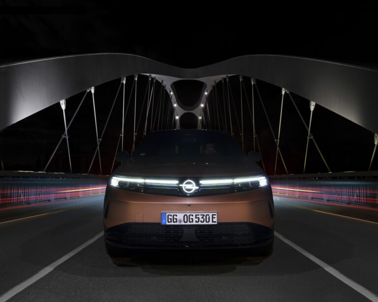 Audace, puro, mozzafiato: il nuovo Opel Grandland